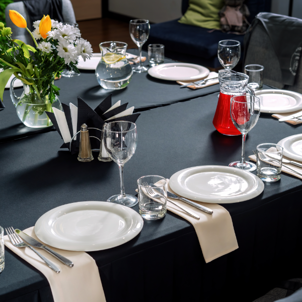 Restaurant Laundry Black And White Table Setting 600X600